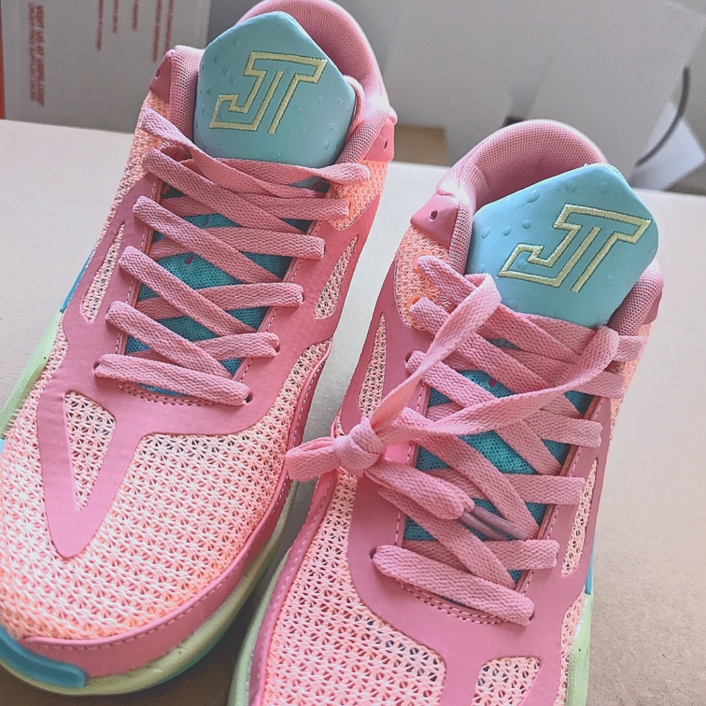 JT 1 Jayson TatumUS 9.5 New Pink